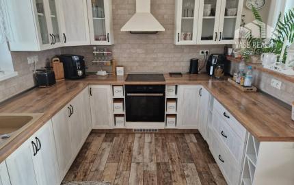 Novostavba - bungalov 100 m2 v obci Košeca, pozemok 800 m2