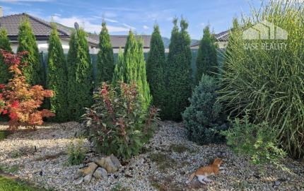 Novostavba - bungalov 100 m2 v obci Košeca, pozemok 800 m2