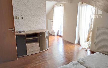 NOVÁ CENA!!! 5 izbový rodinný dom s garážou, Moravany nad Váhom