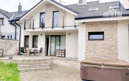 NOVÁ CENA!!! 5 izbový rodinný dom s garážou, Moravany nad Váhom