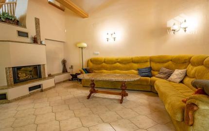 Krásny 7-izbový RD, 328 m² + 1389 m² pozemok, Trebostovo, okres Martin