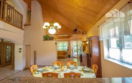 Krásny 7-izbový RD, 328 m² + 1389 m² pozemok, Trebostovo, okres Martin