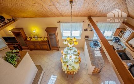 Krásny 7-izbový RD, 328 m² + 1389 m² pozemok, Trebostovo, okres Martin
