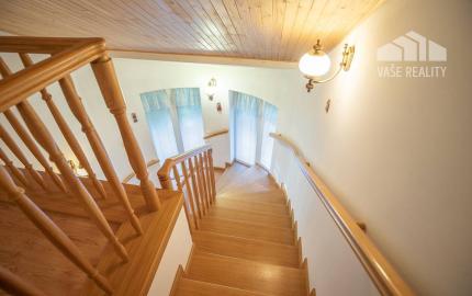 Krásny 7-izbový RD, 328 m² + 1389 m² pozemok, Trebostovo, okres Martin