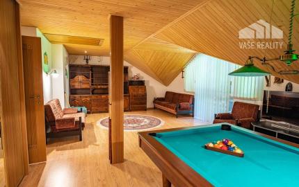 Krásny 7-izbový RD, 328 m² + 1389 m² pozemok, Trebostovo, okres Martin