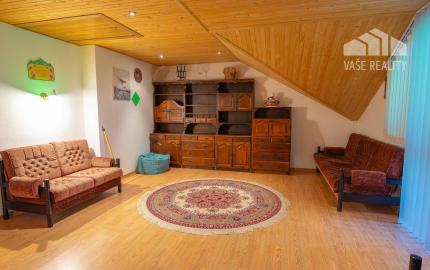 Krásny 7-izbový RD, 328 m² + 1389 m² pozemok, Trebostovo, okres Martin