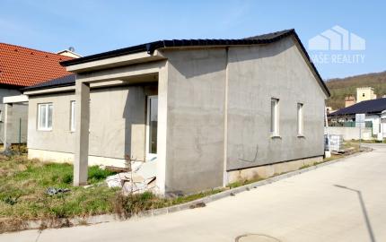 Novostavba rodinného domu-bungalov, Sokolovce