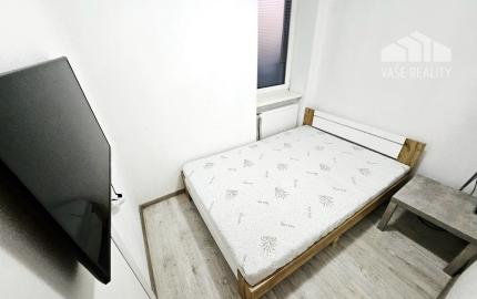 PRENÁJOM Bánovce nad Bebravou/1 IZBOVÝ BYT/CENTRUM/BALKÓN/PIVNICA