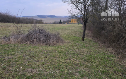 STAVEBNÝ POZEMOK 1334 m2 + VEĽKÁ ZÁHRADA 900 m2 TRENČIANSKE MITICE