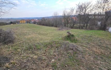 STAVEBNÝ POZEMOK 1334 m2 + VEĽKÁ ZÁHRADA 900 m2 TRENČIANSKE MITICE