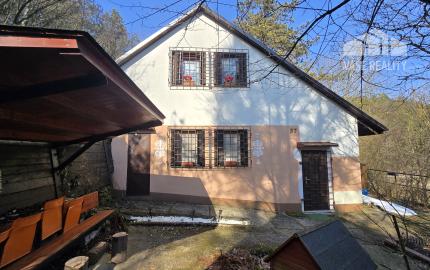 Rekreačný dom – murovaná chata s krbom, kanalizáciou a novou strechou, Dobrá Voda