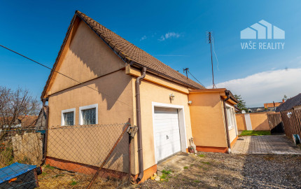 Útulný rodinný dom s garážou a krbom v pokojnej obci Závod – len 45 km od Bratislavy