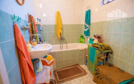 Útulný rodinný dom s garážou a krbom v pokojnej obci Závod – len 45 km od Bratislavy