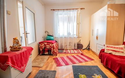 Útulný rodinný dom s garážou a krbom v pokojnej obci Závod – len 45 km od Bratislavy