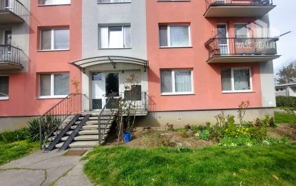 Svetlý 2-izbový byt s balkónom v žiadanej lokalite – Staničná ulica, Piešťany – 49,3 m²