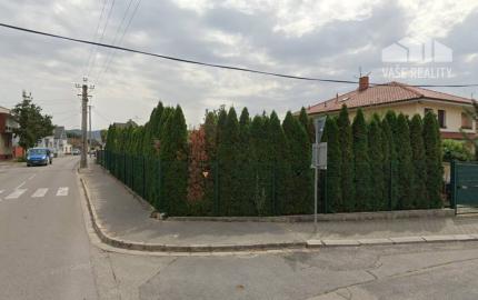 STAVEBNÝ POZEMOK S POVOLENÍM – ZAČNITE STAVAŤ OKAMŽITE (Piešťany, 575 m²)