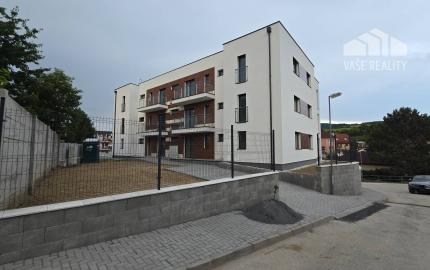 3i BYT 70m² balkón 5m², garáž + parkovacie miesto, novostavba BANKA