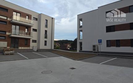 3i BYT 70m² balkón 5m², garáž + parkovacie miesto, novostavba BANKA
