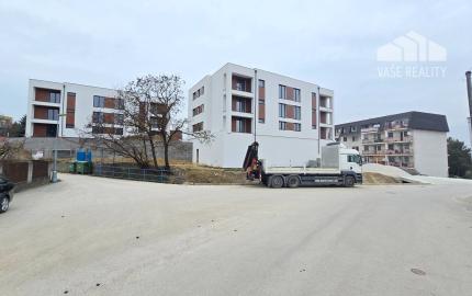 3i BYT 70m² balkón 5m², garáž + parkovacie miesto, novostavba BANKA