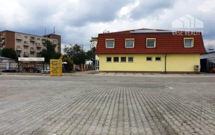 Priemyselný areál 9 000 m2 s montovanou halou 340 m2 - Nové Mesto n/V