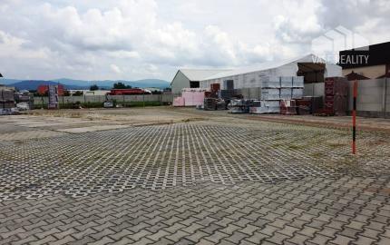 Priemyselný areál 9 000 m2 s montovanou halou 340 m2 - Nové Mesto n/V
