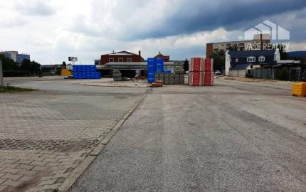 Priemyselný areál 9 000 m2 s montovanou halou 340 m2 - Nové Mesto n/V