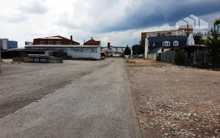Priemyselný areál 9 000 m2 s montovanou halou 340 m2 - Nové Mesto n/V