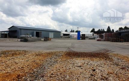 Priemyselný areál 9 000 m2 s montovanou halou 340 m2 - Nové Mesto n/V