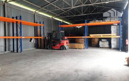 Priemyselný areál 9 000 m2 s montovanou halou 340 m2 - Nové Mesto n/V