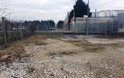 Priemyselný areál 9 000 m2 s montovanou halou 340 m2 - Nové Mesto n/V