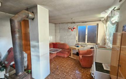 REKREAČNÝ DOMČEK  V CENTRE OBCE OSTROV PRI PIEŠŤANOCH