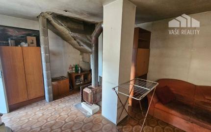 REKREAČNÝ DOMČEK  V CENTRE OBCE OSTROV PRI PIEŠŤANOCH