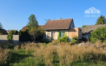 REKREAČNÝ DOMČEK  V CENTRE OBCE OSTROV PRI PIEŠŤANOCH