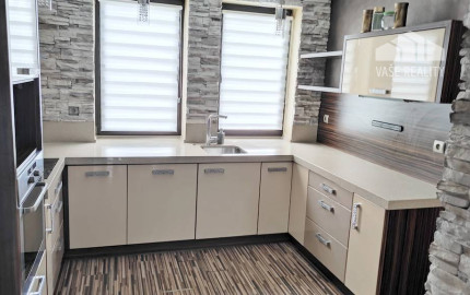 SKVELÁ PONUKA!!! 5 izbový rodinný dom s garážou, Moravany nad Váhom