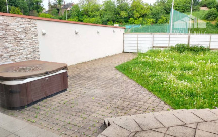 SKVELÁ PONUKA!!! 5 izbový rodinný dom s garážou, Moravany nad Váhom