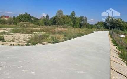 STAVEBNÝ POZEMOK 561 M² BOROVCE *VIDEO* /ELEKTRINA, VODA, KANALIZÁCIA/