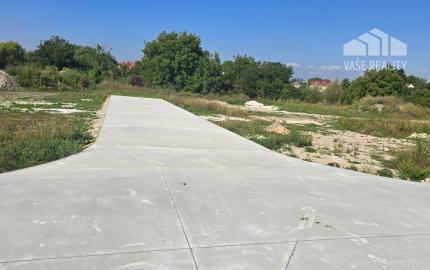 STAVEBNÝ POZEMOK 561 M² BOROVCE *VIDEO* /ELEKTRINA, VODA, KANALIZÁCIA/