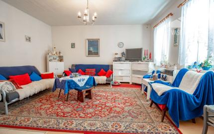 Útulný rodinný dom s garážou a krbom v pokojnej obci Závod – len 45 km