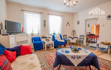 Útulný rodinný dom s garážou a krbom v pokojnej obci Závod – len 45 km