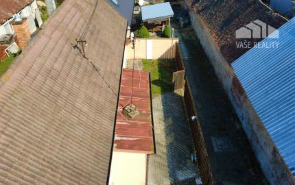 Útulný rodinný dom s garážou a krbom v pokojnej obci Závod – len 45 km