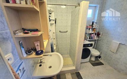 RODINNÝ DOM - HORNÉ OZOROVCE-POZEMOK 566 m2- 3,5 IZBOVÝ/ GARÁŽ