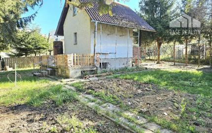 PRENÁJOM záhradná chata s pozemkom-BÁNOVCE NAD BEBRAVOU-284 m2