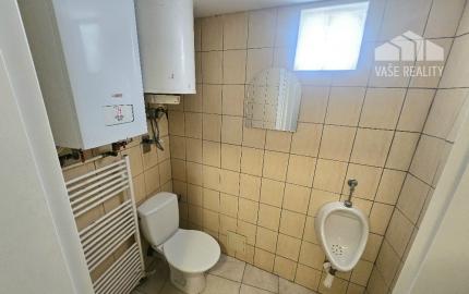 Komerčný areál pri hlavnom ťahu –Bánovce nad Bebravou 2466m2