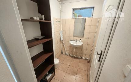 Komerčný areál pri hlavnom ťahu –Bánovce nad Bebravou 2466m2