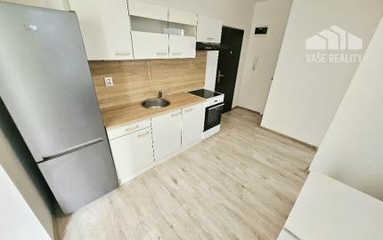 PRENÁJOM Bánovce nad Bebravou /1,5 IZBOVÝ BYT/BALKÓN/PIVNICA