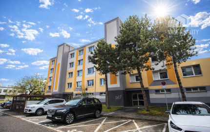 Na predaj novozrekonštruovaný 4-izbový byt, Toryská ul., kúpou voľný
