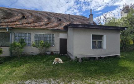 Prašník – Grnča | Malebná chalupa so stodolou a pozemkom 1 616 m²