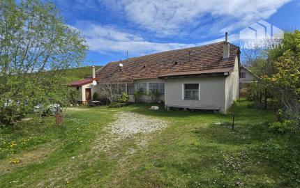 Prašník – Grnča | Malebná chalupa so stodolou a pozemkom 1 616 m²