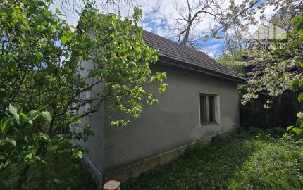 Prašník – Grnča | Malebná chalupa so stodolou a pozemkom 1 616 m²
