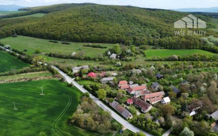 Prašník – Grnča | Malebná chalupa so stodolou a pozemkom 1 616 m²